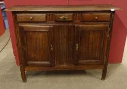 Meuble: dresse boraine en chênede style fin 19eS