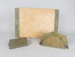 Objet : Nécessaire de Bureau en bronze (3pcs) (leg. usure d'usage) signé LE VERRIER Max