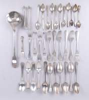Argenterie : couverts en argent certains avec poinçons dont : Louche , cuillères , fourchettes , pince à sucre...
