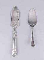Argenterie : Couverts à servir en argent : 1 spatule + 1 spatule en argent lesté