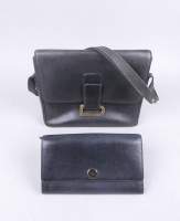 Mode : Sac à main en cuir DELVAUX modèle Poirier à bandoulière (Usures) + 1 porte feuille Delvaux