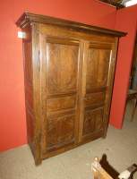 Meuble : Garde robe Louis XIV en chataignier 18eS