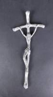 Sculpture : Christ en croix en etain signé DE PAS Léon
