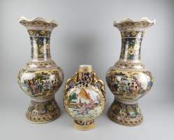 Asiatique : Vases en porcelaine de Chine (3pcs)