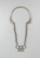 Bijou ethnique : Collier de cérémonie torque en argent et son contre poids cadenas tribu probablement Laos Triangle d'or Hmong