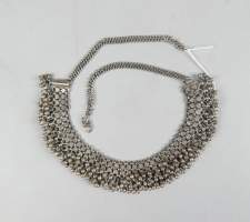 Bijou ethnique : Bracelet de cheville en argent probablement Inde transformé en collier