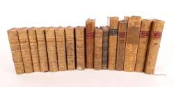 Livres anciens (16pcs) dont : 8 vol. in - 16 - Oeuvres de Molière - chez Damonneville Paris de 1753 + 2 vol. Oeuvres de Regnard 1753 , ..