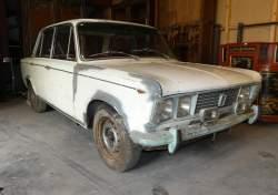 Véhicule : Rare Voiture Fiat 125 Spécial italienne (ds l'état , à restaurer , sans papiers) châssis 125A - made in Italy - circa 1967 bel état intérieur