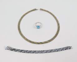 Bijoux : en argent : Collier et bracelet assortis et bague
