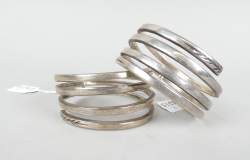 Bijou ethnique : 2 Bracelets spirale en alliage d'argent bas titre probablement Inde