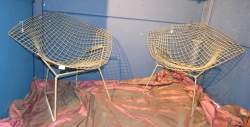 Meuble : Suite de 2 fauteuils (ds l'état , à restaurer) attribution possible au designer BERTOIA Harry