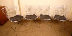 Meuble : Suite de 4 chaises d'après le modèle - Wire - BERTOIA Harry