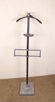 Objet : Valet muet Art Déco en métal et aluminium