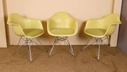 Meuble : 3 Chaises designer EAMES Charles & Ray