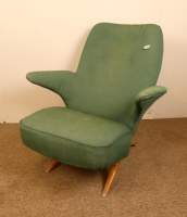 Meuble: fauteuil modèle -Pingouin- (usure d'usage, regarni, taches) attribué au