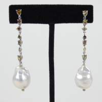Bijou: Paire de boucles d'oreilles en or blanc 14K sertie dediamants (2coup) pou