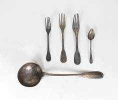 Argenterie : Louche et couverts en argent avec poinçons
