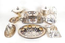 Argenterie : métal argenté dont 3 légumiers , seau à champagne de style Art Déco , Plats WISKEMANN , bougeoir Sheffield.