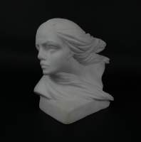 Sculpture : Buste en marbre de carrare - Personne cheveux au vent - (pt ecl)