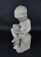 Sculpture : Sujet en albâtre - enfant étudiant l'alphabet - d'après une oeuvre de Antonio CANOVA