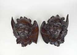 Religieux : Paire d'angelots en bois sculpté