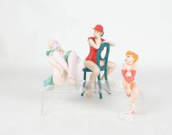 BD : 3 figurines en résine : 2 Milo Manara éd Démons & Merveilles + 1 pin up Turner Entertainement
