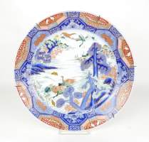 Asiatique : Grand plat en porcelaine Imari Japon fin Edo début Meiji décor peint de canards rehauts d'or caractère au revers