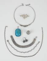 Bijoux en argent dont collier probablement Hans HANSEN (1884 - 1940) Danemark et broche scandinave