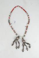 Africain : Collier de perles et métal argenté Ethiopie/ Yemen