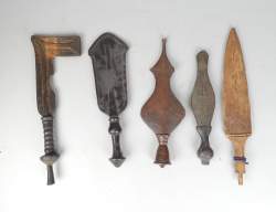 Africain : 5 armes d'apparat en bois