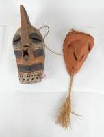 Africain : 2 masques : 1 bélier Salampasu et 1 Kifwebe