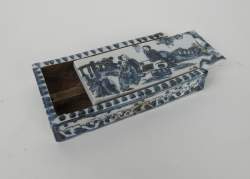 Asiatique: Boite à encre en porcelaine de Chine 19eS décor de scène de genre en