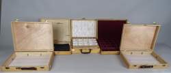 Collection : 5 boites de transport en bois pour collection (montres , .) certaines avec compartiments