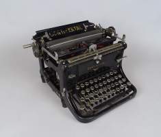 Objet : machine à écrire Continental circa 1930/40