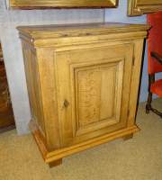Meuble: meuble d'entre-deux en chêne Louis XIII fin 17eS début 18eS