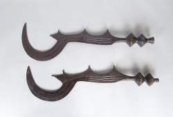 Africain: 2 Couteaux BANGAZA H:env 70cm