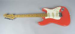 Musique : Guitare électrique FENDER Stratocaster Hank Marvin n°S/NA002746 marque à partir de 1976 laquée et manche bois