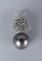 Bijou : Pendentif en or blanc 18K serti d'une perle de Tahiti et de diamants