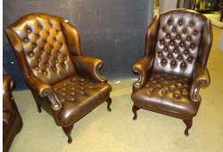 Meuble : Paire de fauteuils de style Chesterfield fin 20eS