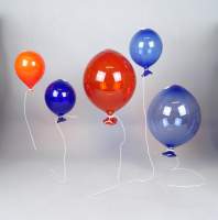 Verrerie : 5 ballons de baudruche en verre orange et bleu Murano à suspendre