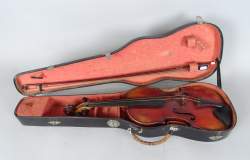 Musique : violon entier a/ étiquette apocryphe début 20eS avec archet