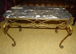 Meuble : Table de salon en fer forgé dessus marbre H : 54x81x41cm