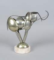 Sculpture : métal - Elephant en cuillères - anonyme 20eS 17x21x7cm s/ socle marbre