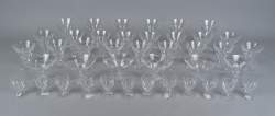Verrerie: 43 verres en cristal taillé incolore Val St Lambert modèle Anmaur