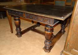 Meuble: Table rect Néo-Renaissance en bois patiné foncé 1èremoitié du 20eS 136x1