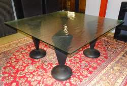 Meuble Vintage: Table en verre composée de pieds d'exposition pour shooting phot
