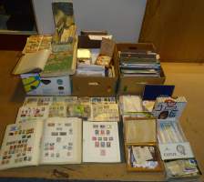 Collection de timbres : gros lot de TP neufs , charniérés et surtout oblitérés belges , français dont Tunnel sous la Manche A CONTROLER