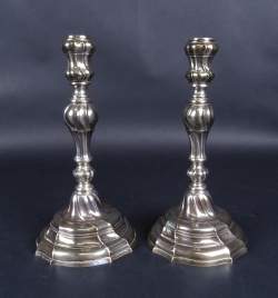 Argenterie : paire de chandeliers poinçon de Ath 1782 et poinçon d'importation belge