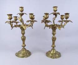 Objet: paire de chandeliers en bronze doré de style Louis XV fin 19e début 20eS