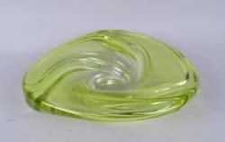 Verrerie Vase Cristal soufflé vert de Chine signé Val St Lambert technique somme